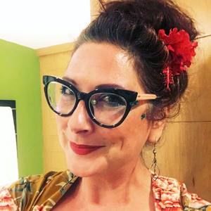 Meet your Posher, Roxanne